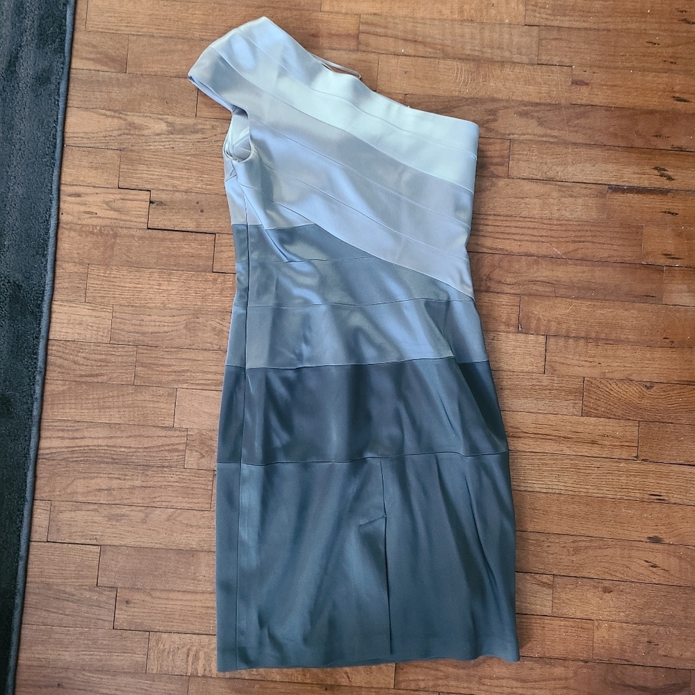 JAX MINI Gray Black One Shoulderβ Dress 6